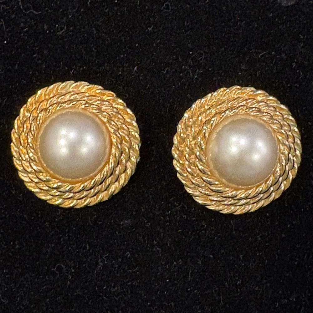 VTG Faux Pearl Gold Rope Clip-On Earrings